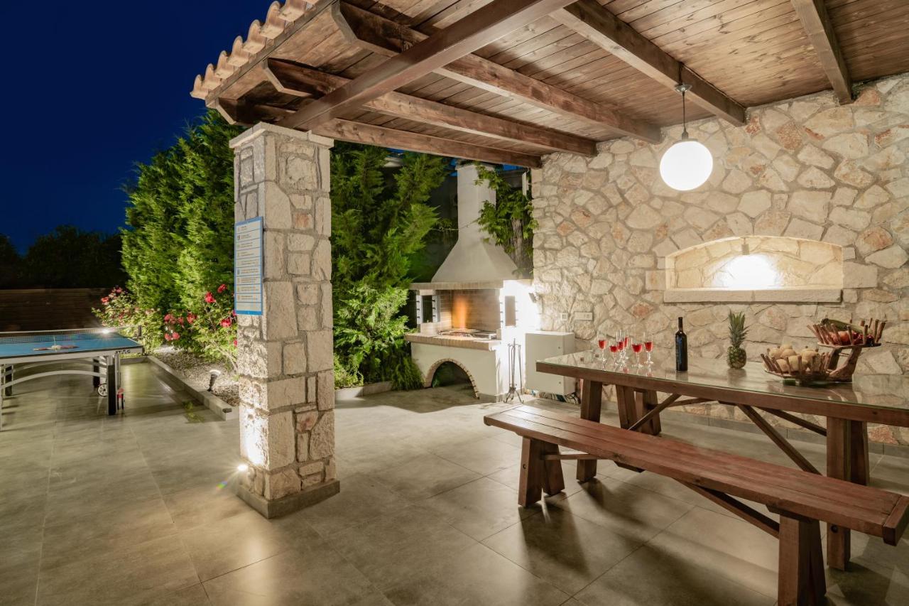Luxury Villa Vanato & Pool Koukounaria Exterior photo
